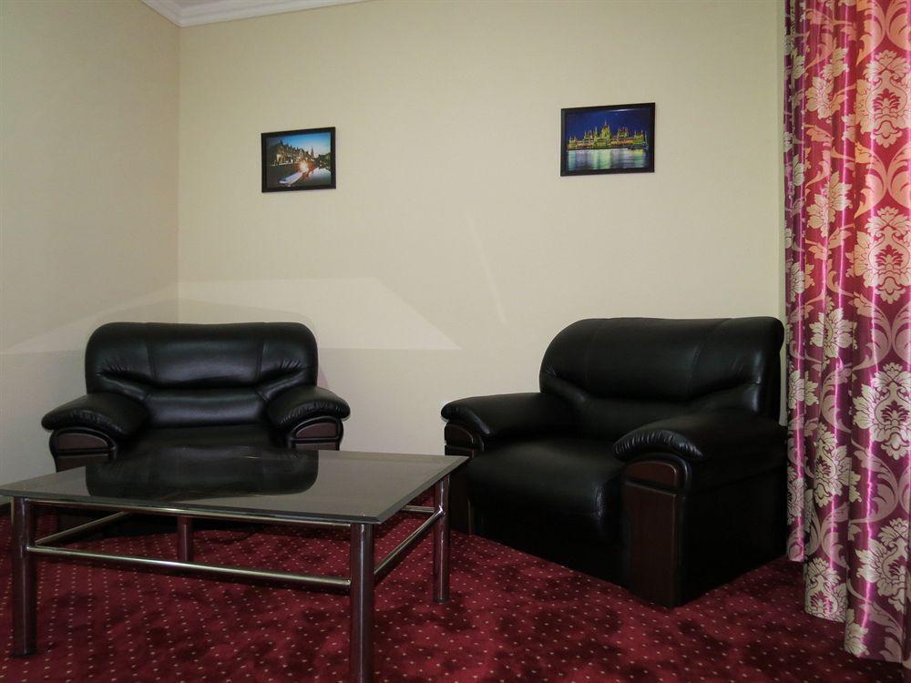 טשקנט Rohat Hotel Chilonzor מראה חיצוני תמונה